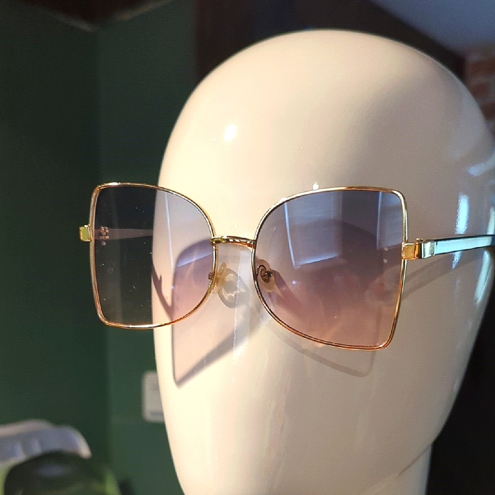 EUC Vintage Butterfly Lens Gold and Purple Women's Sunglasses